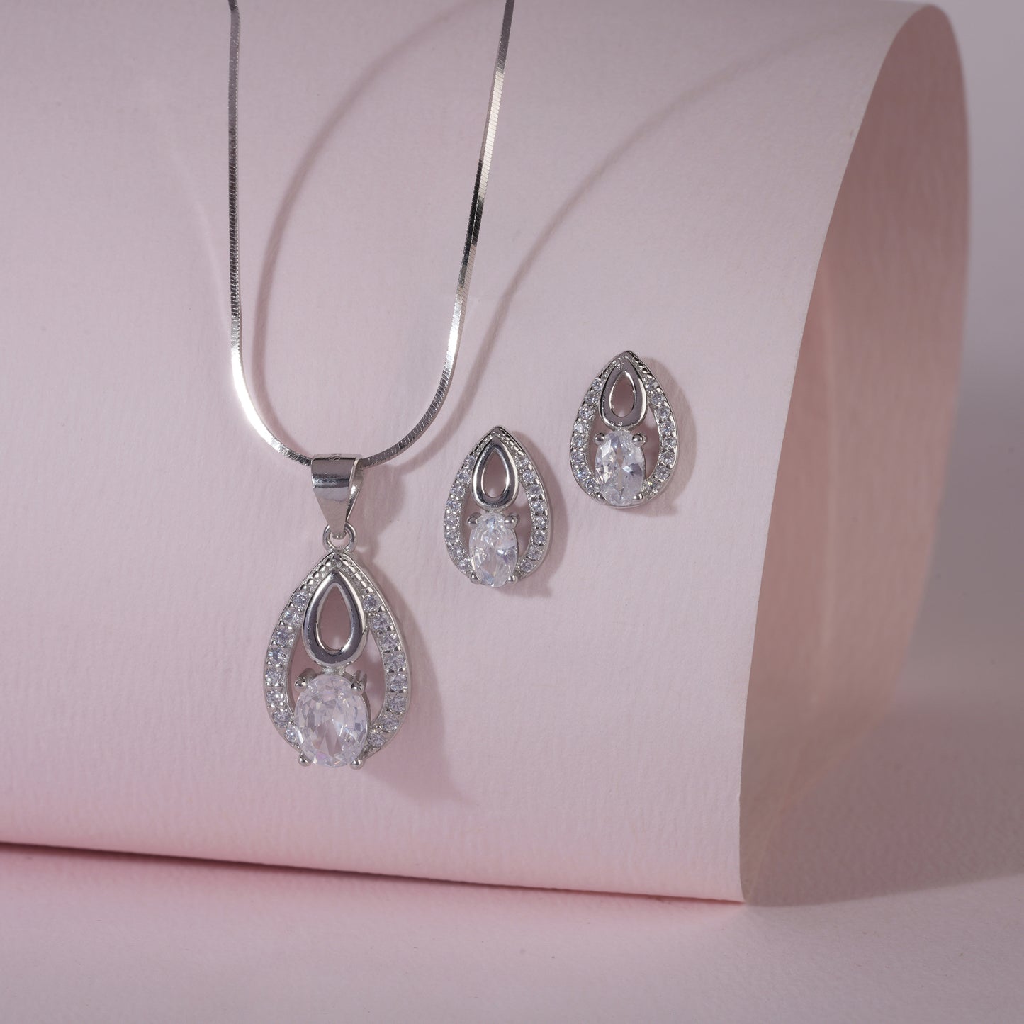 925 Sterling Silver Oval Solitaire Pendant Set