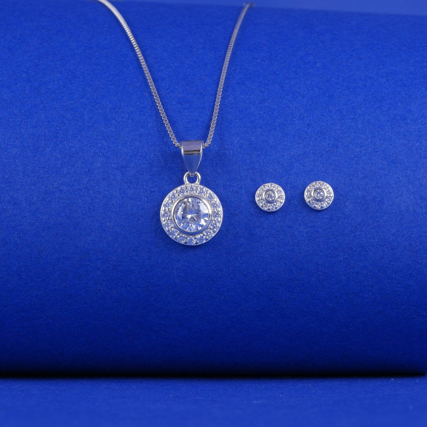 925 Sterling Silver Round Solitaire Pendant Set